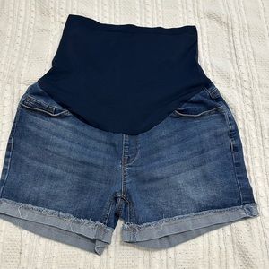 Maternity blue jeans shorts